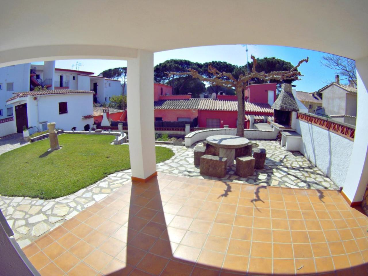 Vacay Apartamento Montgo, Agradable Jardin! En Costa Brava L'Escala! Exterior photo