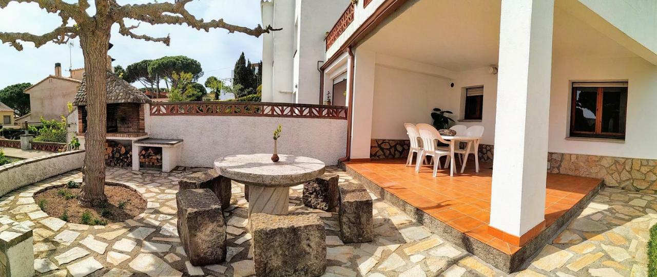 Vacay Apartamento Montgo, Agradable Jardin! En Costa Brava L'Escala! Exterior photo