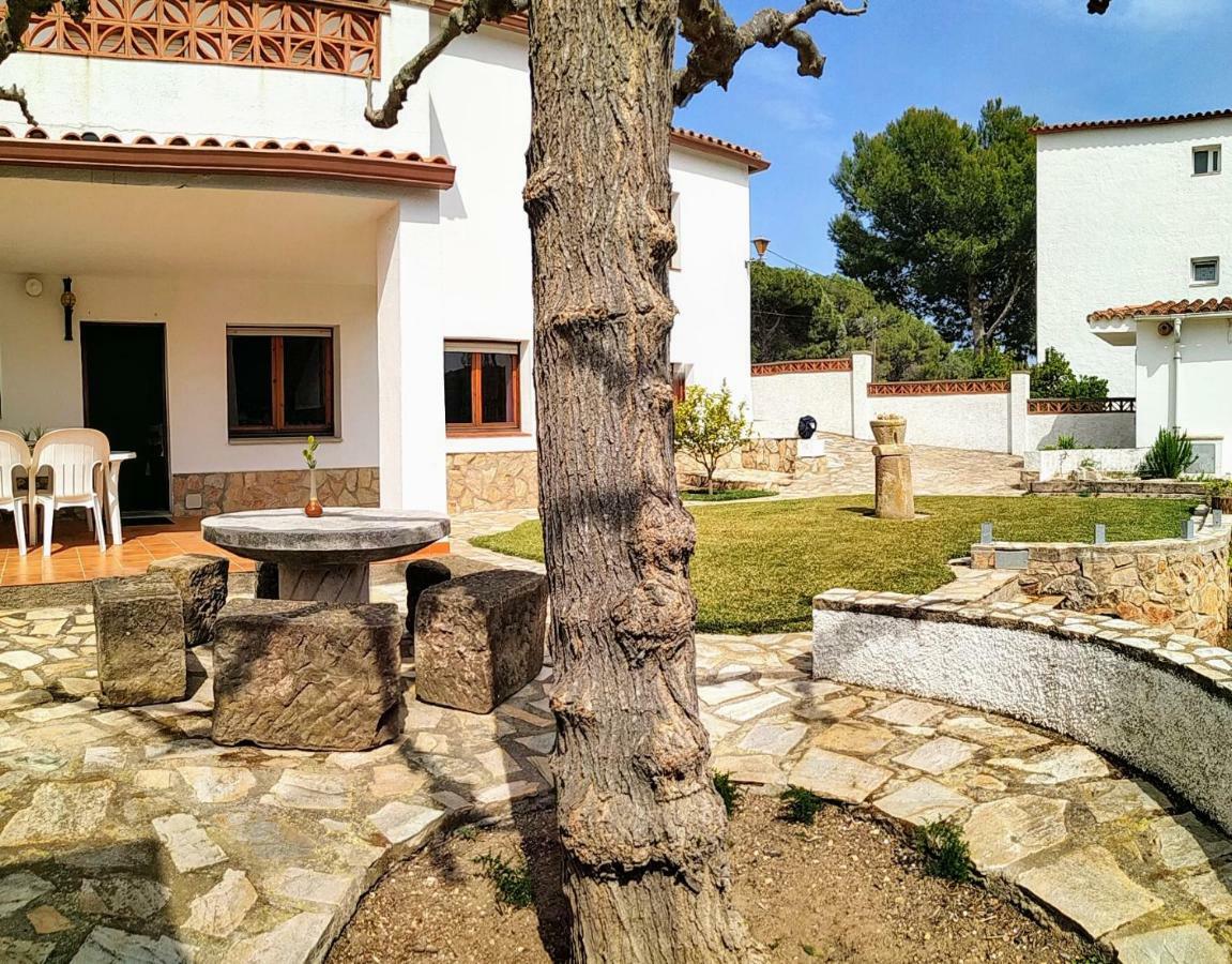 Vacay Apartamento Montgo, Agradable Jardin! En Costa Brava L'Escala! Exterior photo